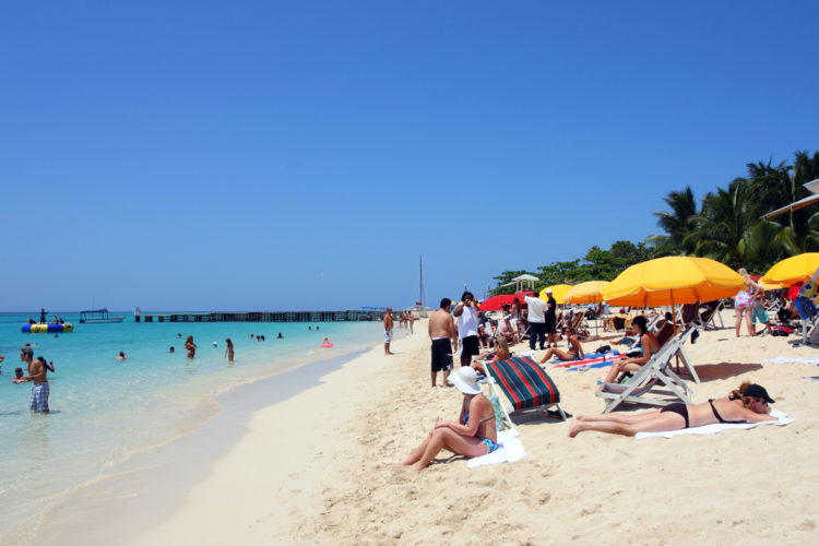 Пляж Докторз Кейв - достопримечательности Ямайки