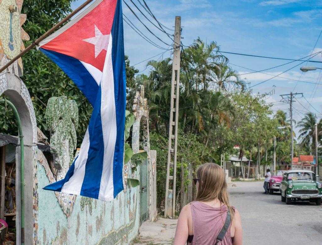 Девушка на Кубе