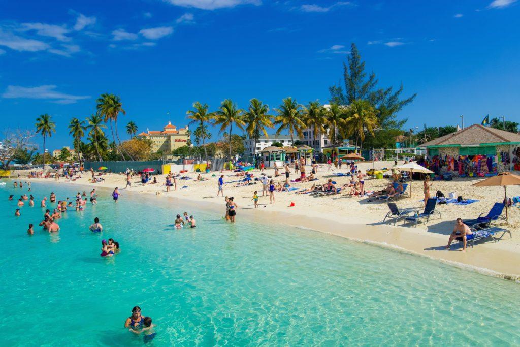 Пляж Джункану на Багамских островах